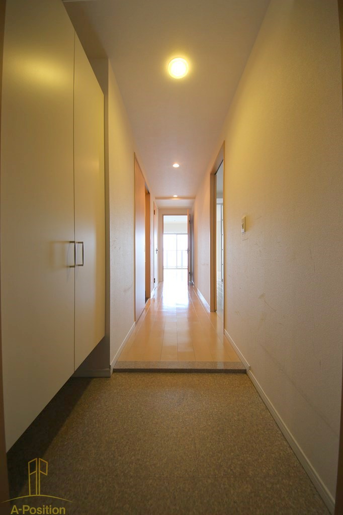 玄関　グランルージュ谷町六丁目