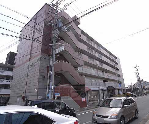 京都市伏見区向島津田町のマンションの建物外観