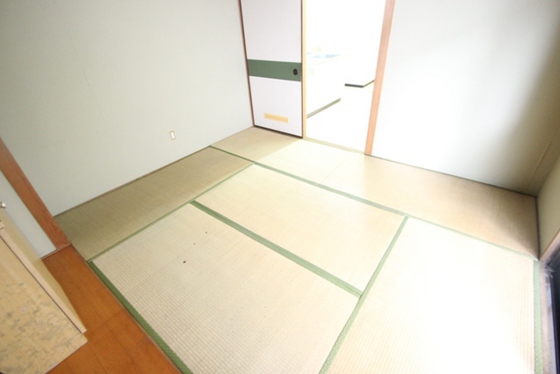 居室・リビング　別部屋の写真です。