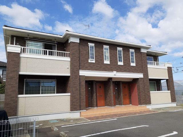 東松島市大曲のアパートの建物外観