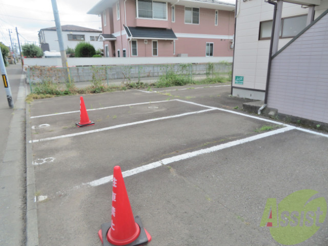 【仙台市若林区文化町のアパートの駐車場】