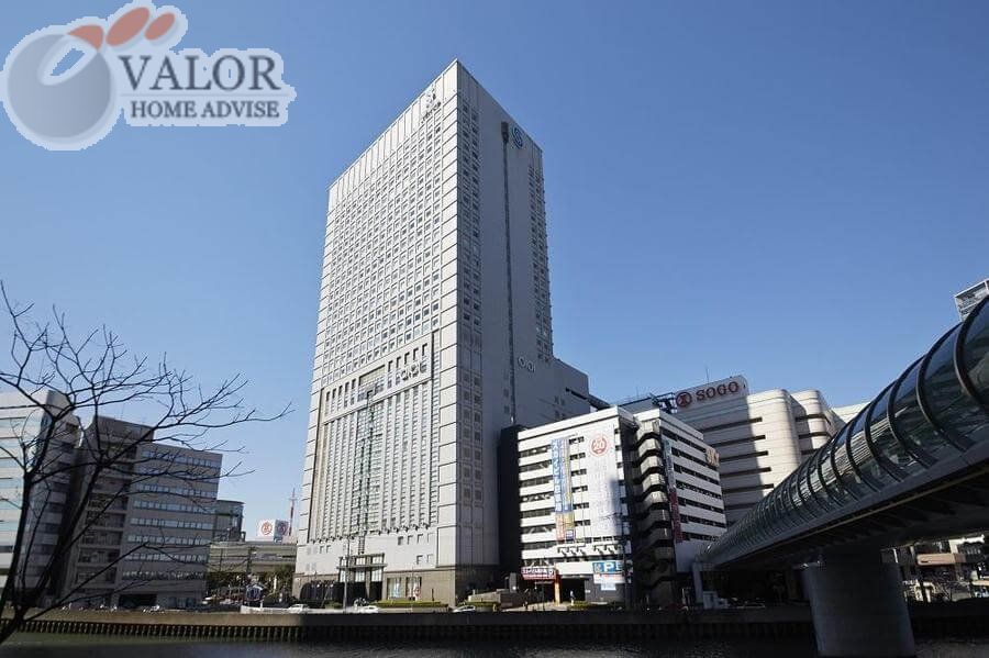 【横浜市西区桜木町のマンションのショッピングセンター】