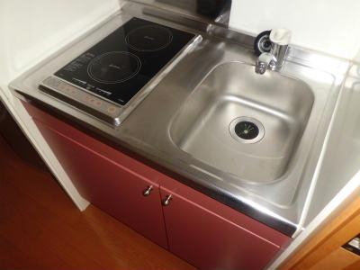 キッチン　扱いやすいシングルレバー水栓です。