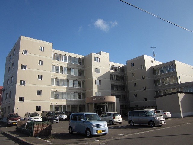 苫小牧市日の出町のマンションの建物外観