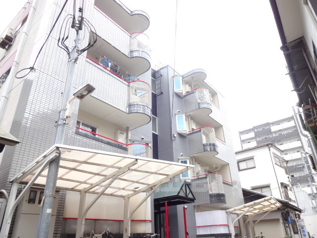 【東大阪市足代のマンションの建物外観】