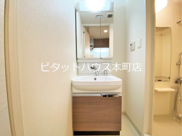 【大阪市中央区瓦屋町のマンションの洗面設備】