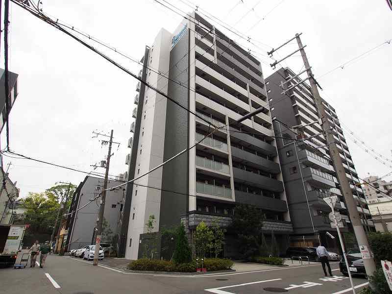 【大阪市中央区瓦屋町のマンションの建物外観】