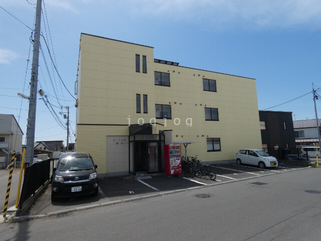 函館市美原のマンションの建物外観