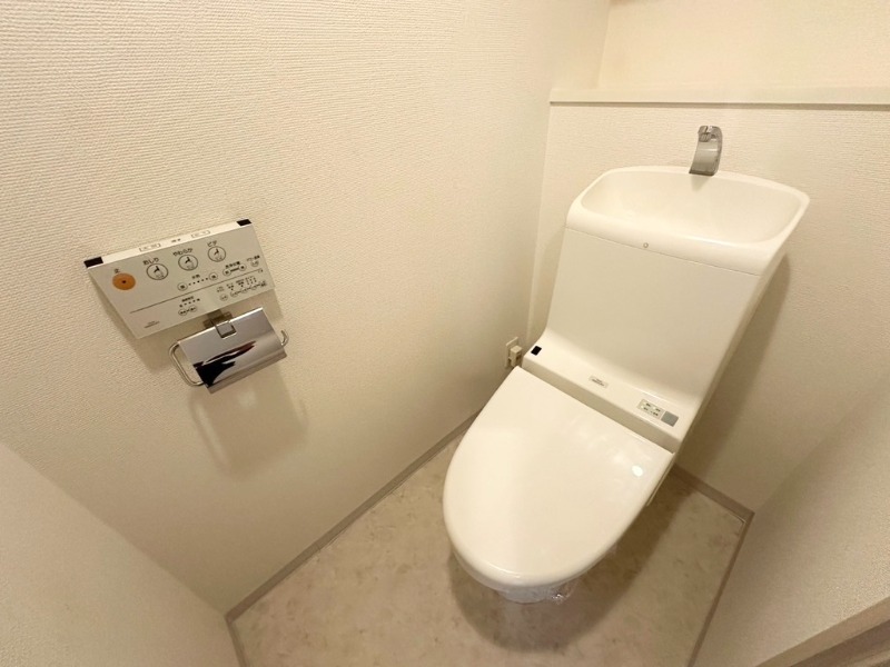 エステムコート船場プレミアのトイレ写真