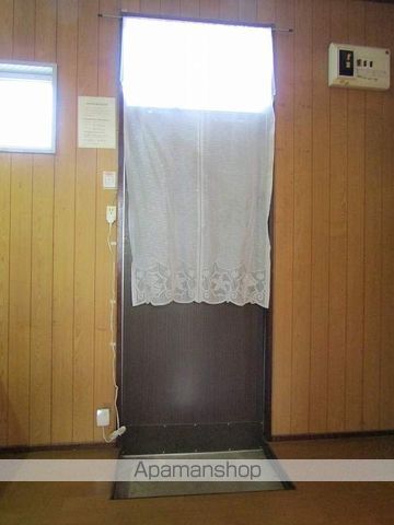ラペックス IIの玄関写真