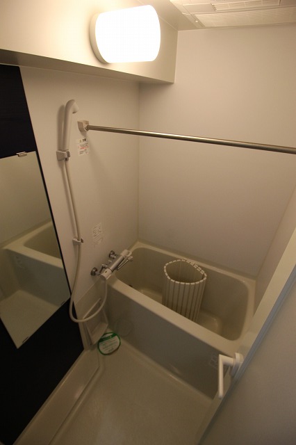 バス・シャワールーム　別の部屋の部屋の写真です
