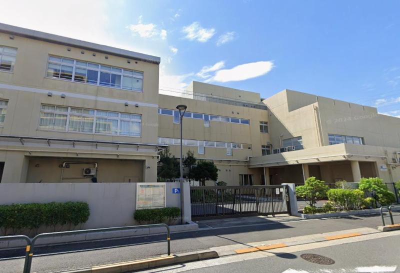 小学校　足立区立加平小学校（小学校）まで680m