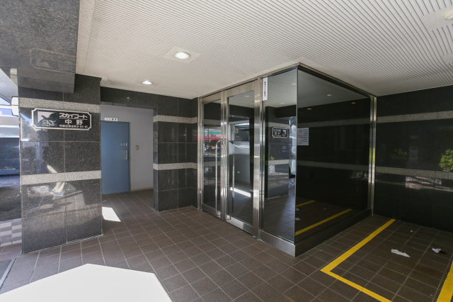 エントランス　エントランス