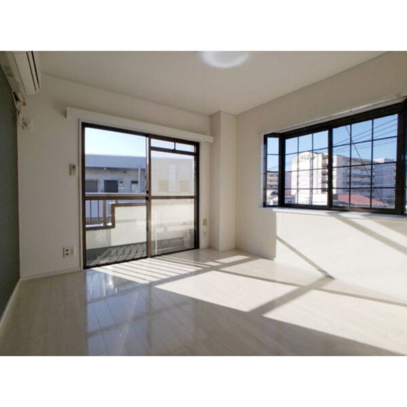 居室・リビング　図面と現状に相違がある場合には現状を優先