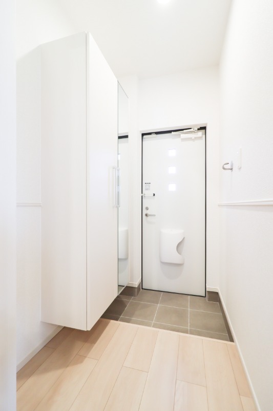 玄関　図面と現状に相違がある場合には現状を優先