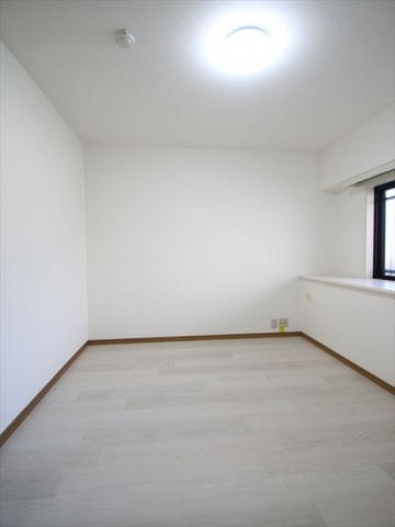 居室・リビング　5帖洋室　照明器具付