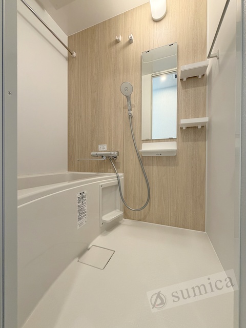 バス・シャワールーム　浴室暖房乾燥機付き・階数により色が異なります