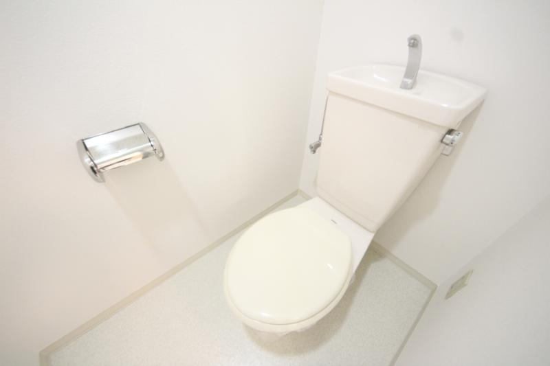 トイレ　コンパクトで使いやすいトイレです