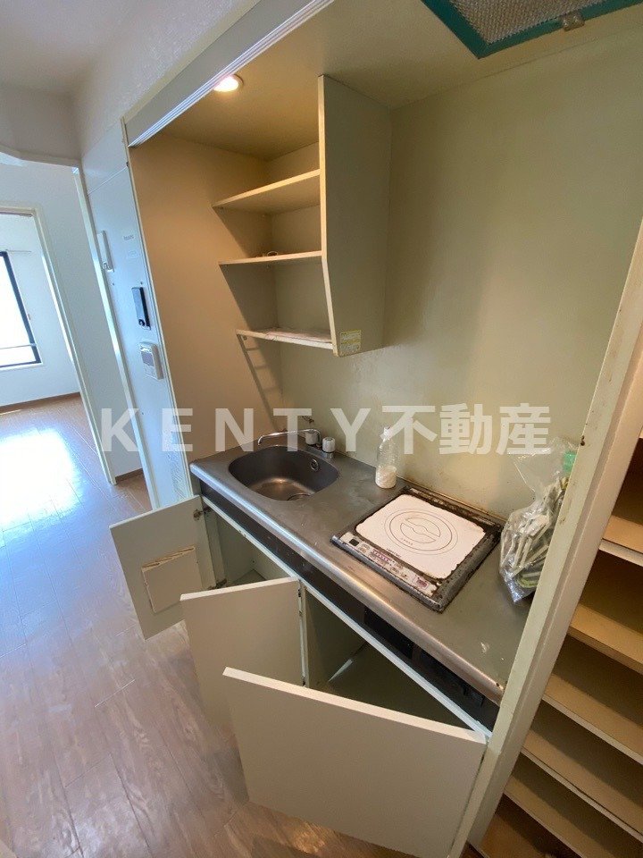 キッチン　コンパクトなキッチンで掃除もラクラク