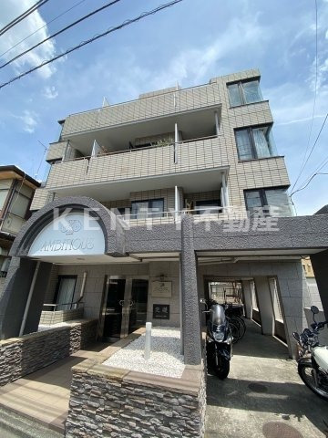 建物外観　落ち着いた雰囲気の外観です