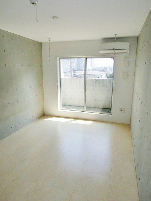 居室・リビング　採光の良い明るいお部屋です。