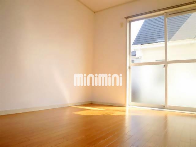 居室・リビング　洋室です。１階ですが明るさはご覧の通り。