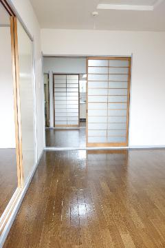 居室・リビング　室内