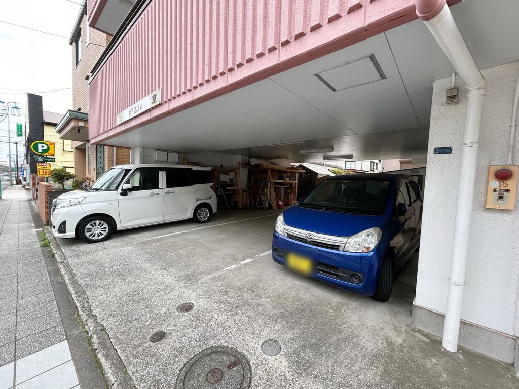 駐車場　駐車場