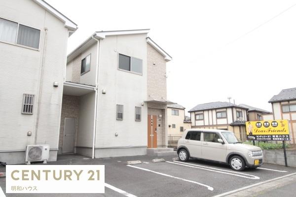 建物外観　マイホーム感覚の上下階テラスハウス