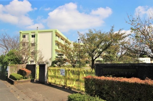 中学校　坂戸市立浅羽野中学校（中学校）まで492m