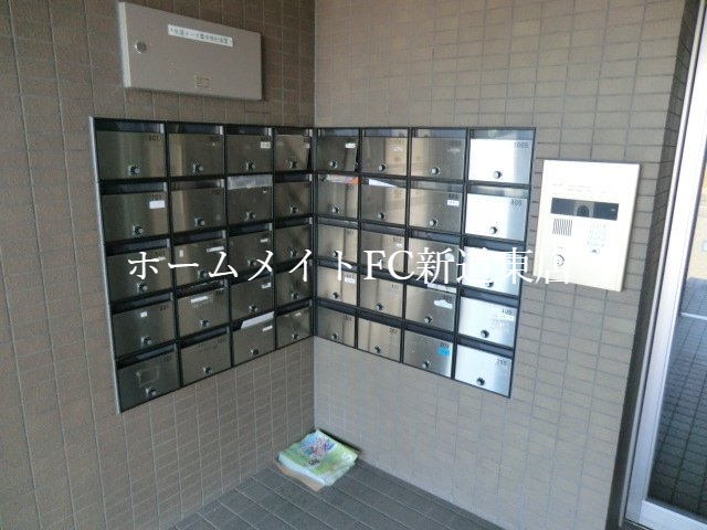 エントランス　集合郵便受け