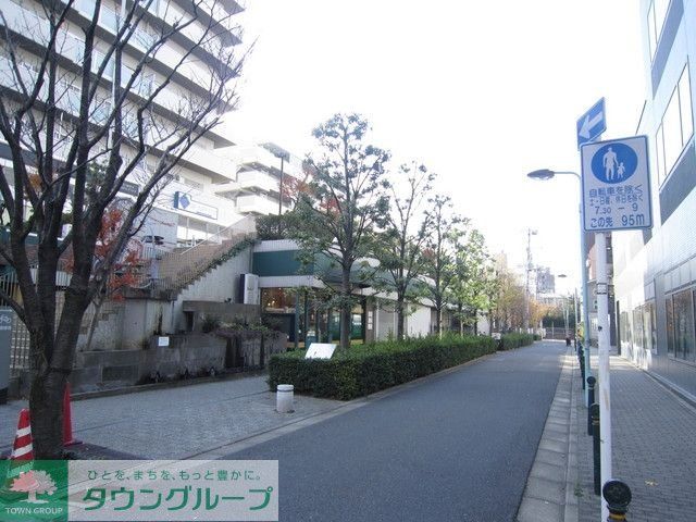 スーパー　クイーンズ伊勢丹（スーパー）まで400m