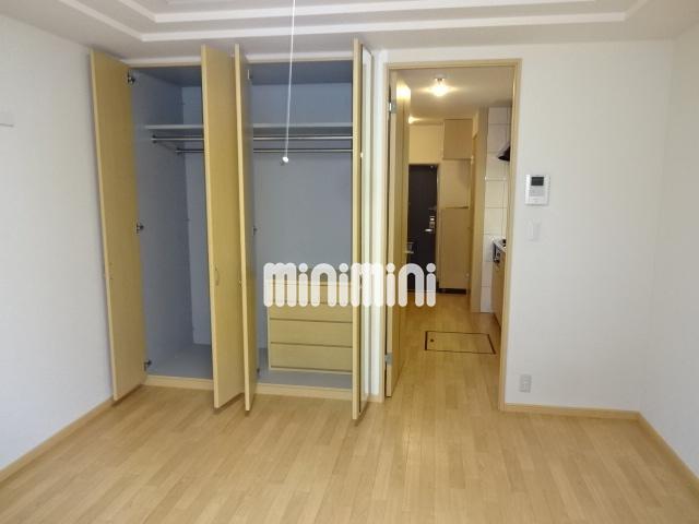 収納　洋服もいっぱい掛かるクローゼットですね。