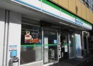 コンビニ　ファミリーマートサンズ田端新町店（コンビニ）まで250m