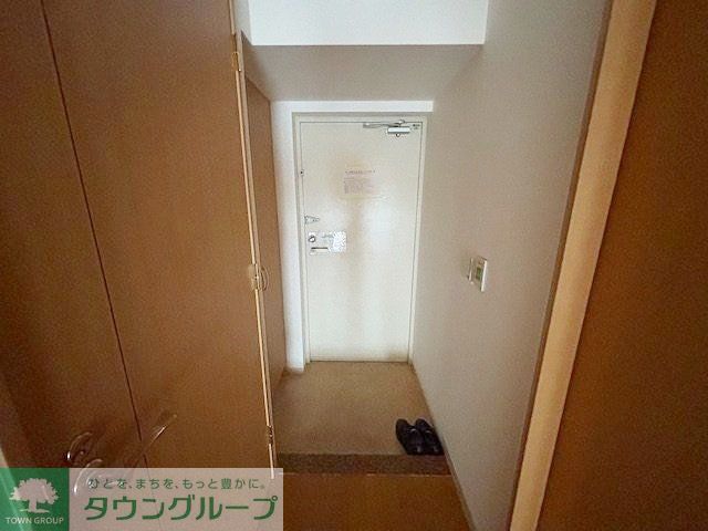 玄関　同物件別部屋写真
