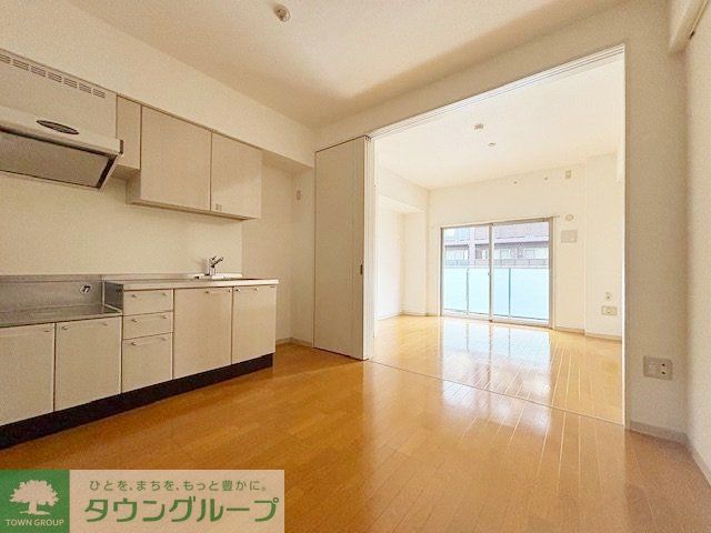 居室・リビング　同物件別部屋写真