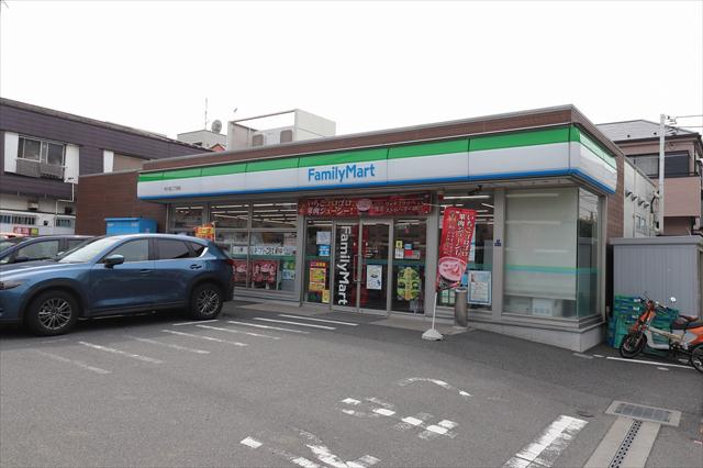コンビニ　ファミリーマート（コンビニ）まで241m