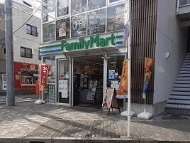 コンビニ　ファミリーマート（コンビニ）まで350m