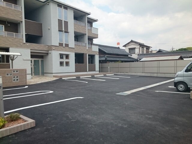 駐車場　車をお持ちの方に嬉しい駐車場付きの物件です