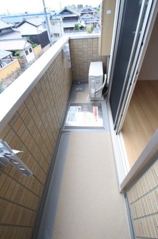 バルコニー　陽当たり良好なバルコニーです