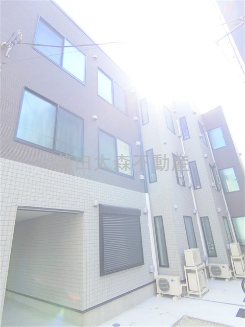 建物外観　2023年3月築　木造地上3階建て総戸数14戸 東京都大田区