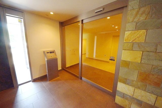 エントランス　★安心のオートロックです。