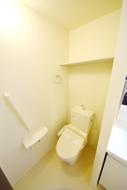 トイレ　★嬉しいウォシュレットトイレです。