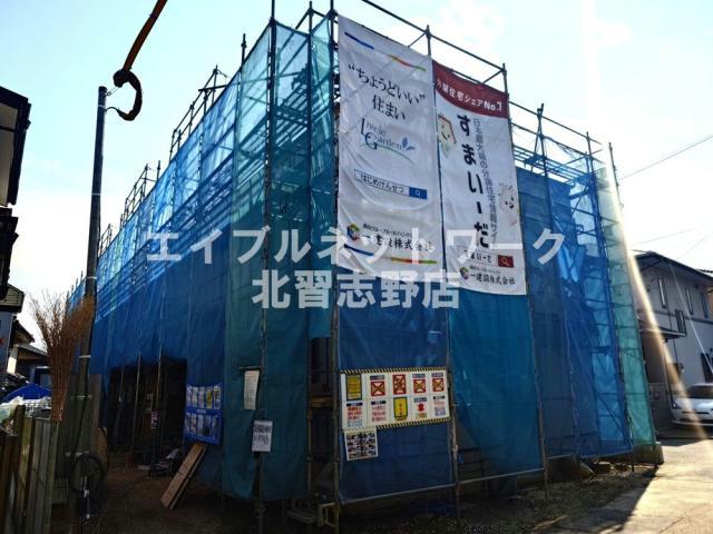建物外観　建築中
