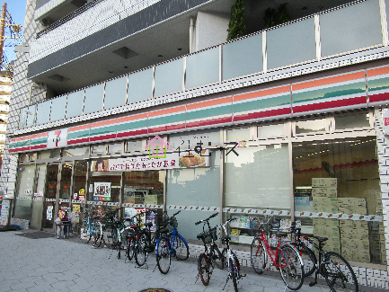 コンビニ　セブンイレブン 大阪新町3丁目店（コンビニ）まで67m