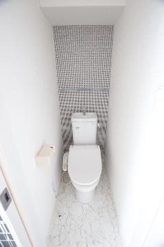 東急田園都市線 宮崎台駅 徒歩10分 2階建 築8年のトイレ写真