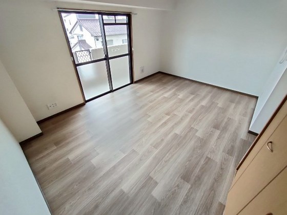 居室・リビング　※別部屋の写真です