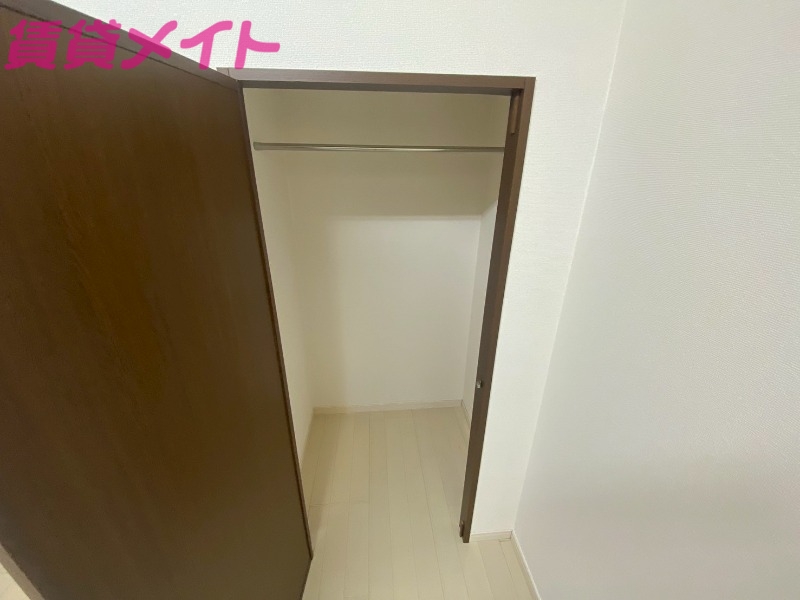 収納　別部屋反転参考写真です
