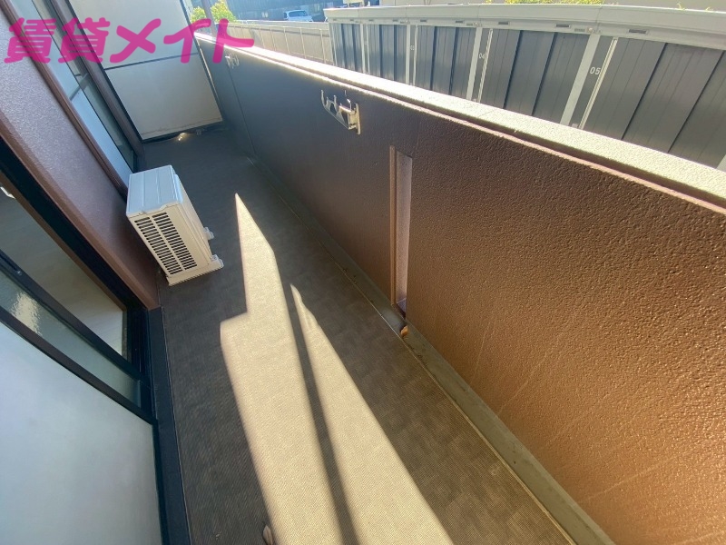 バルコニー　別部屋反転参考写真です