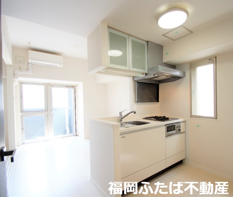 ネストピア天神東IIの居間写真